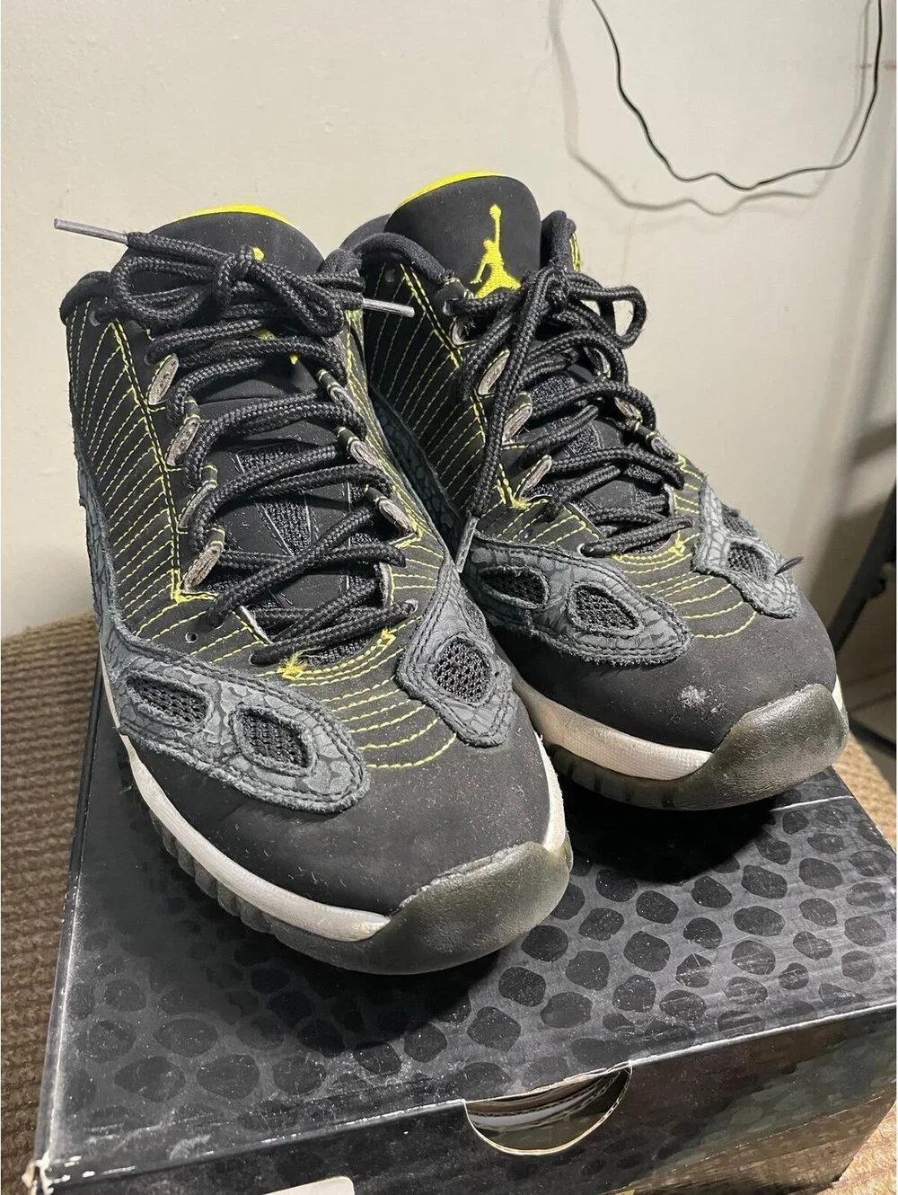 Air Jordan 11 size 10 retro IE Low Zest Preowned
